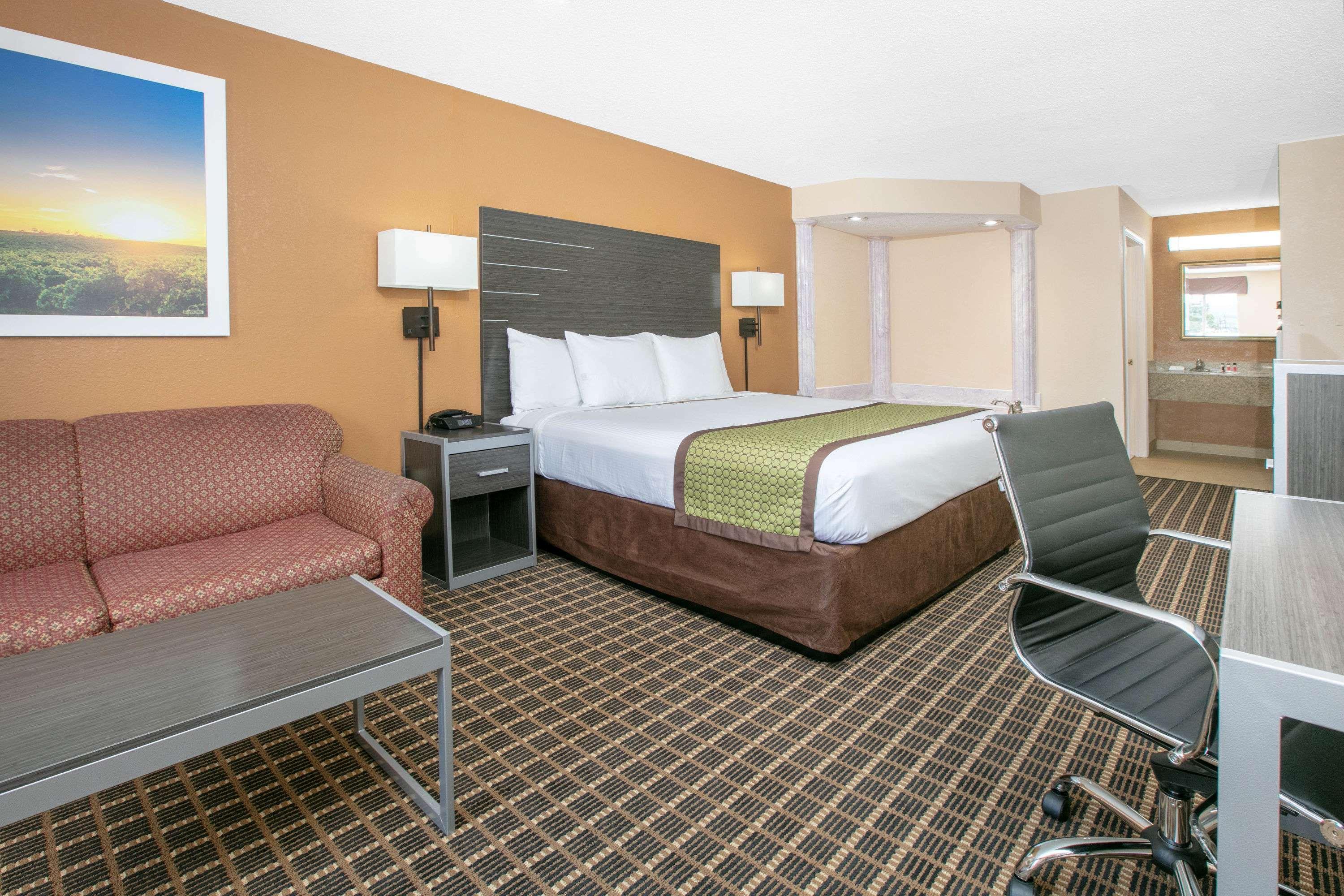 Days Inn By Wyndham Hamilton Dış mekan fotoğraf