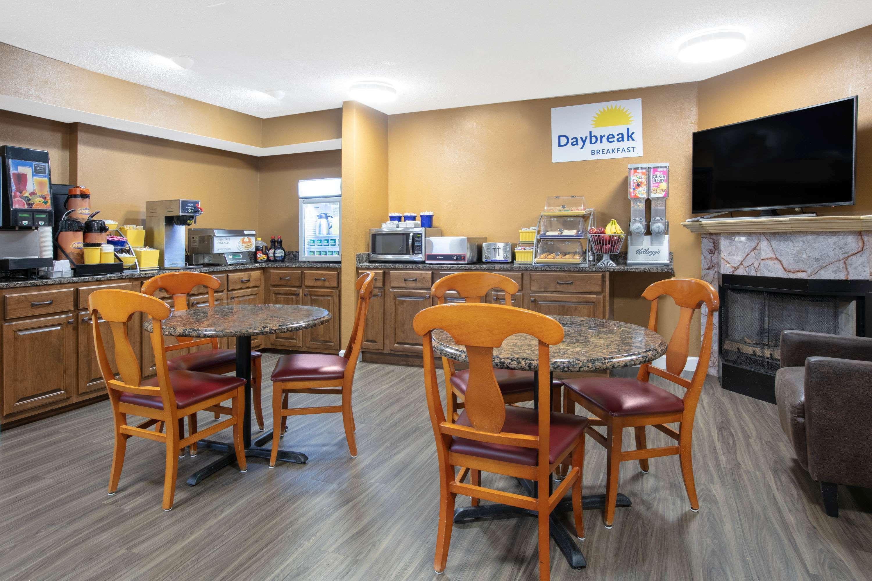 Days Inn By Wyndham Hamilton Dış mekan fotoğraf