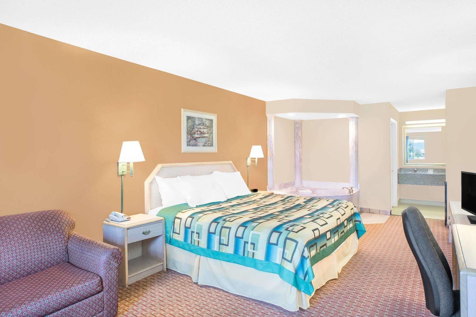 Days Inn By Wyndham Hamilton Dış mekan fotoğraf